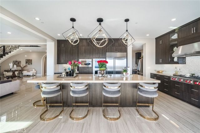 1132 Summit Oak, Lake Forest