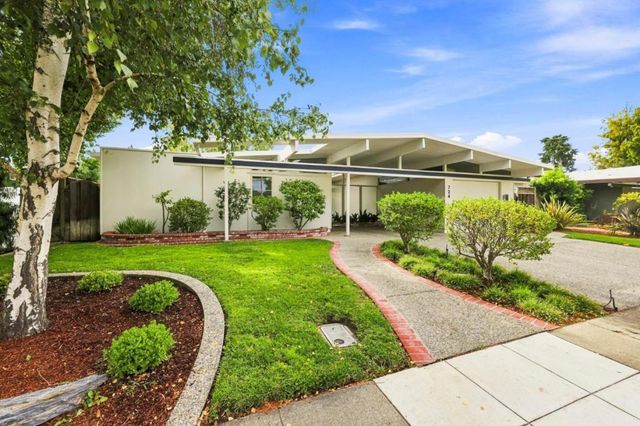 724 Ames Avenue, Palo Alto