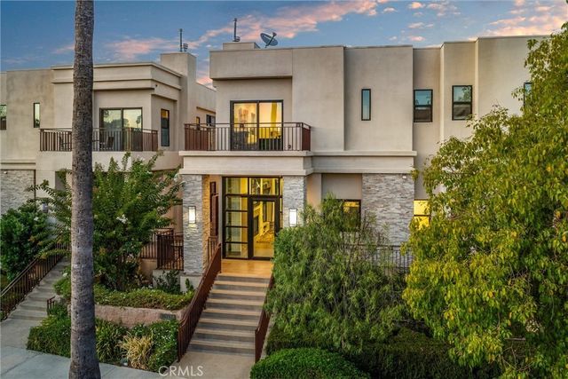 18717 Redwing, Tarzana