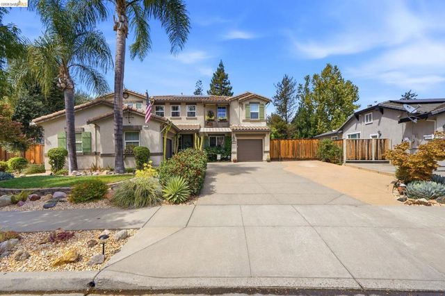 325 San Marino Ln, Brentwood