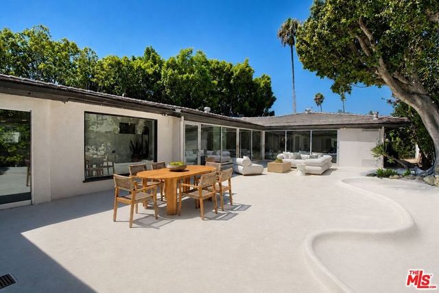 266 S Highland Avenue, Los Angeles