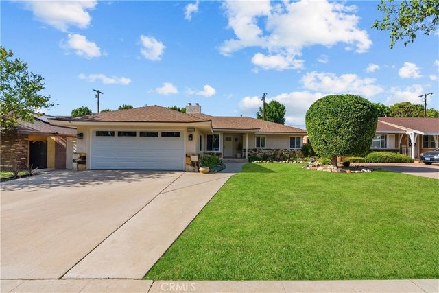 15933 Tupper Street, North Hills