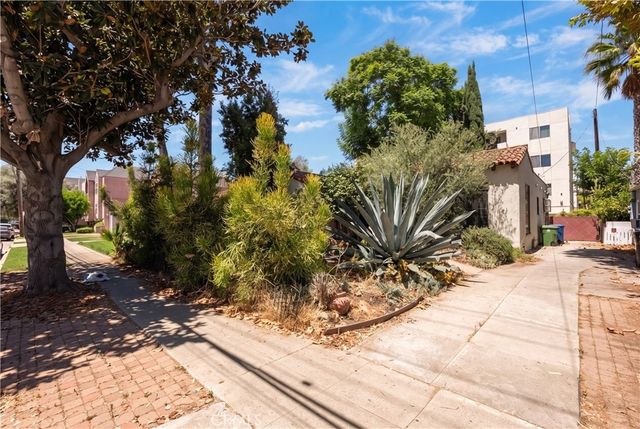 11209 La Maida, North Hollywood