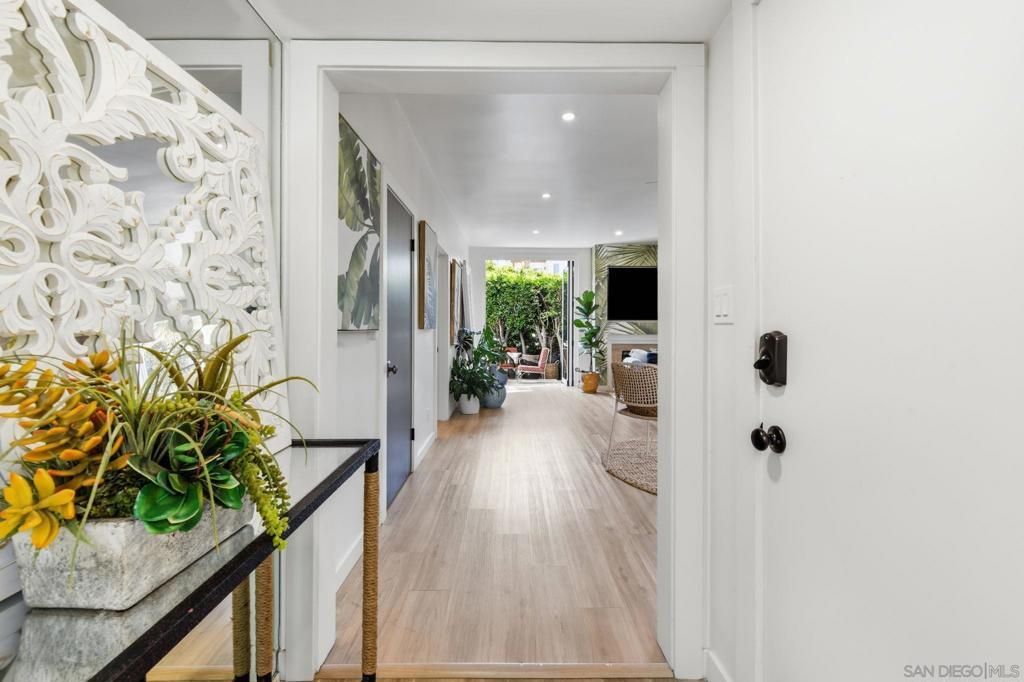 404 Bonair Street, La Jolla