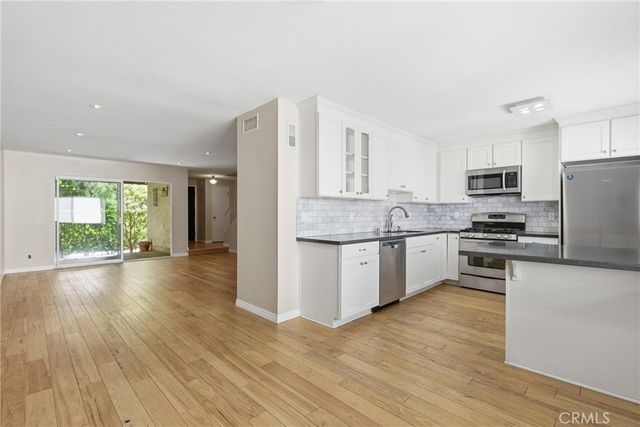 7802 Via Tortona, Burbank
