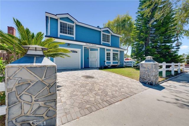 3304 Lewis, Signal Hill