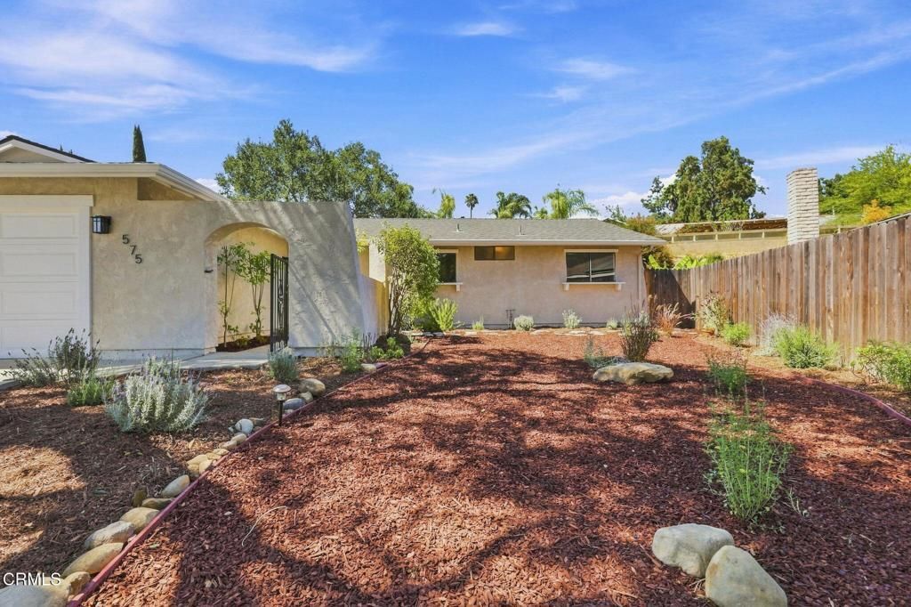 575 E Thomas Street, Oak View