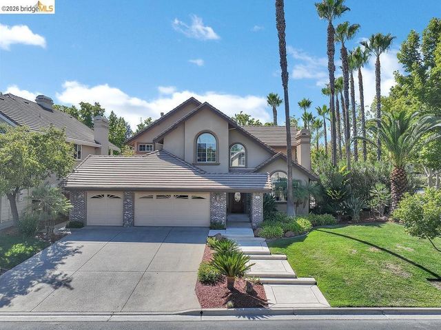 565 Mcintosh Ter, Brentwood