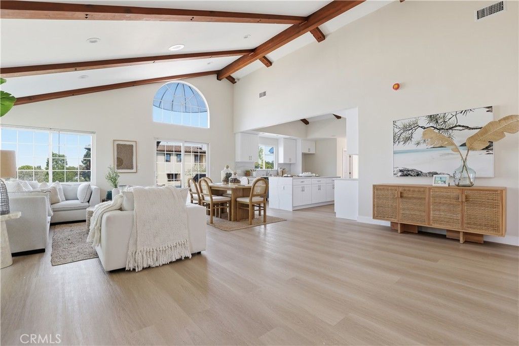 6200 W 77th Street, Los Angeles