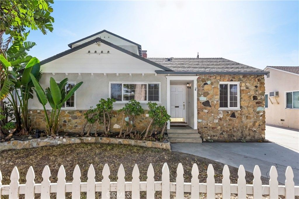 3672 Hackett, Long Beach