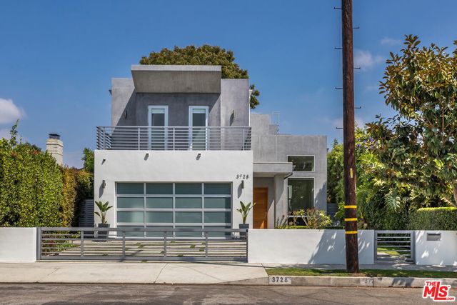 3728 S Barrington Avenue, Los Angeles