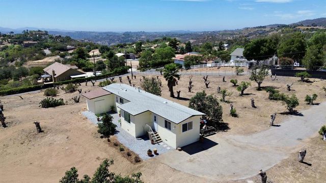 1843 Canyon Heights Road, Fallbrook
