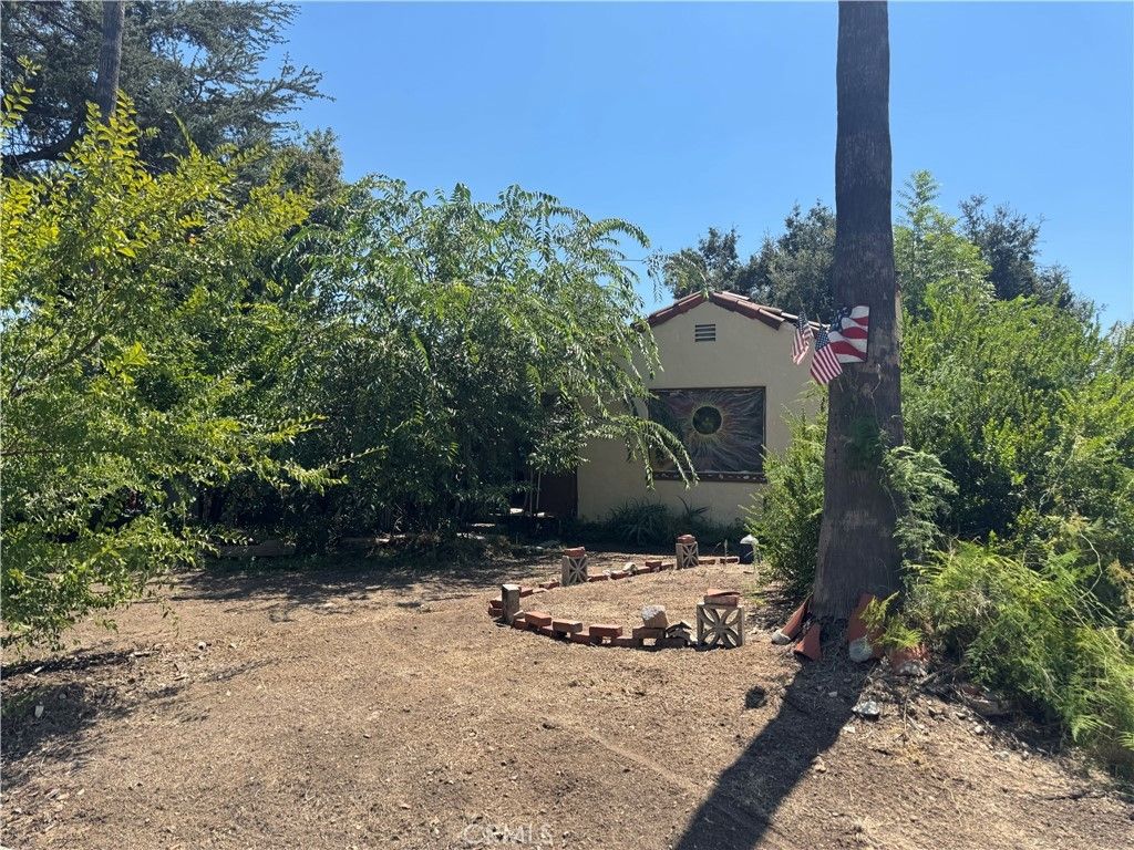 1986 Garfias, Pasadena