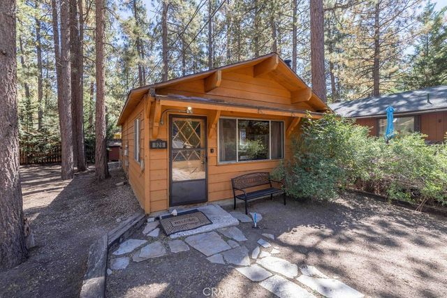 926 Robinhood, Big Bear City
