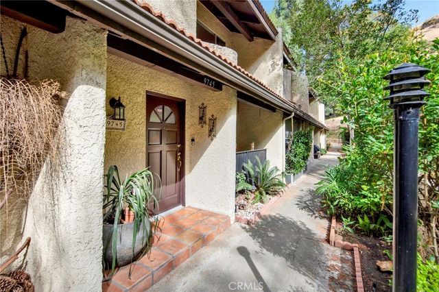 9745 Via Roma, Burbank