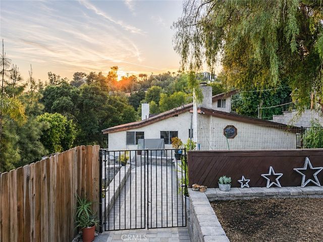 11899 East, Sylmar