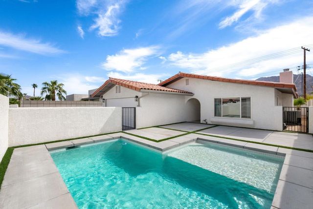 54100 Avenida Obregon, La Quinta