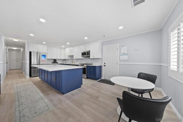 8054 Royal Gardens Pl, El Cajon