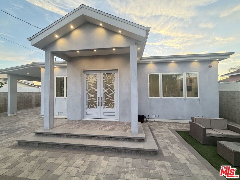 6729 Radford Avenue, North Hollywood