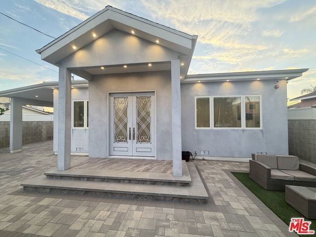 6729 Radford Avenue, North Hollywood