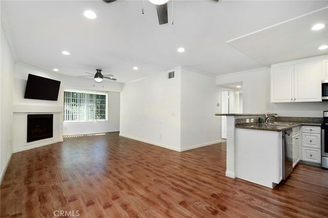 5525 Canoga Avenue # 124, Woodland Hills