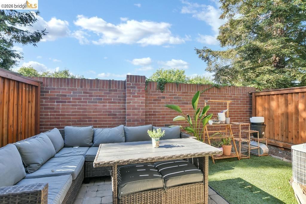 231 Washington Dr, Brentwood