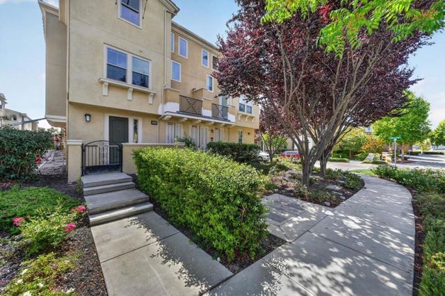 318 Expedition Lane, Milpitas