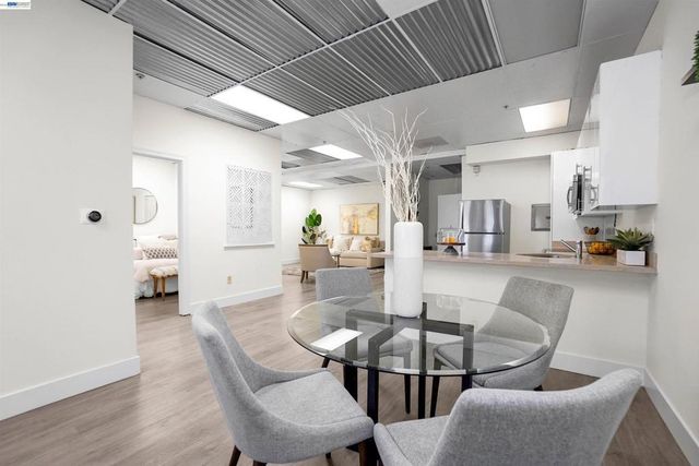 850 W Grand Ave # B, Oakland