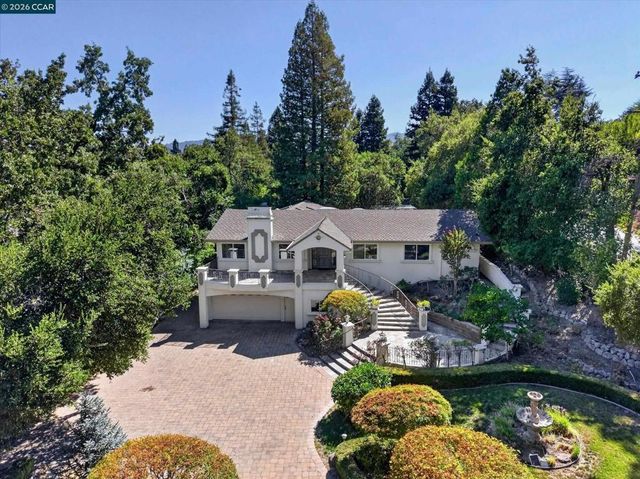 891 Livorna Rd, Alamo
