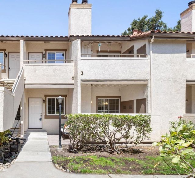 977 Warburton Avenue # 203, Santa Clara