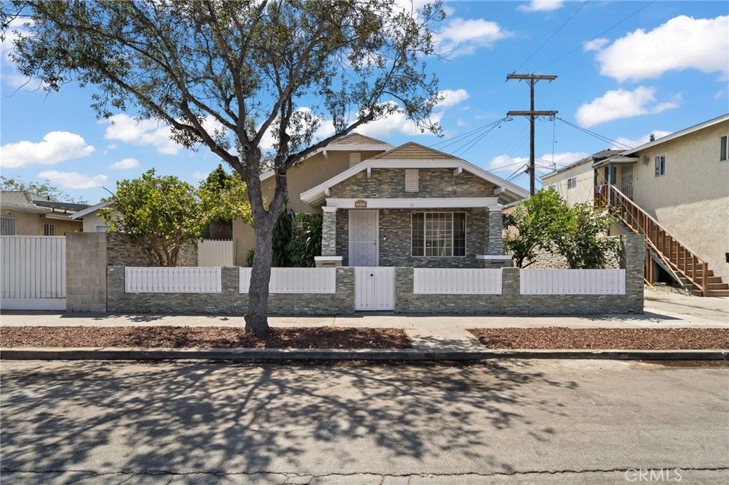 2020 E. 14th, Long Beach