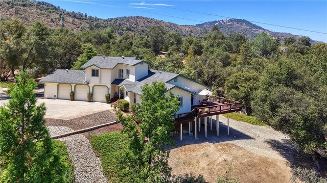 38393 Crestview Lane, Oakhurst