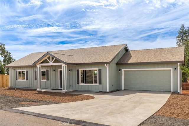 6183 Bowles Boulevard, Paradise