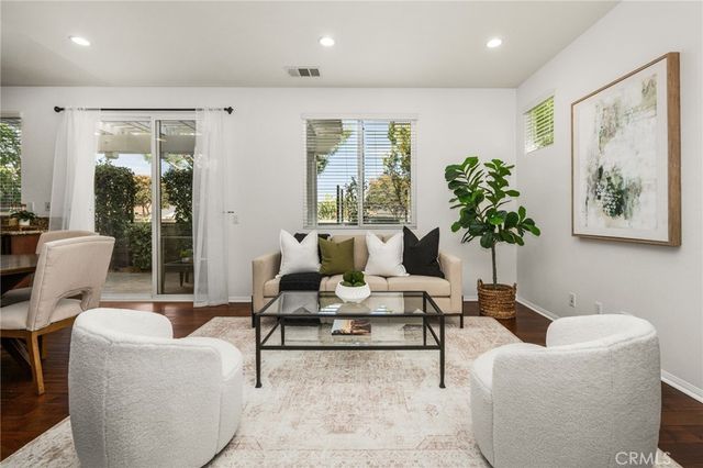 140 W Cork Tree, Orange
