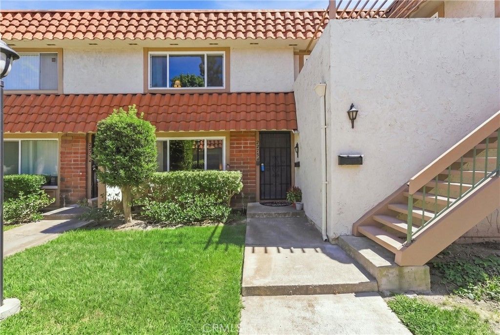 22754 Madrid, Lake Forest