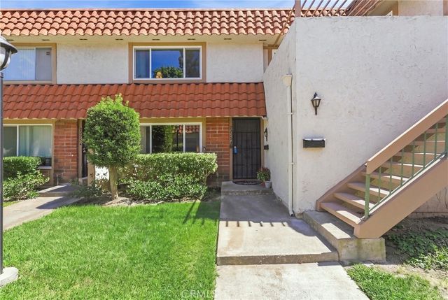 22754 Madrid, Lake Forest