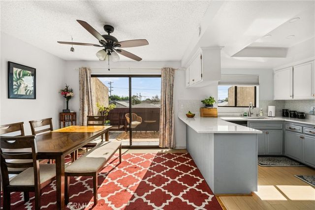 320 W 220th Unit 4, Carson