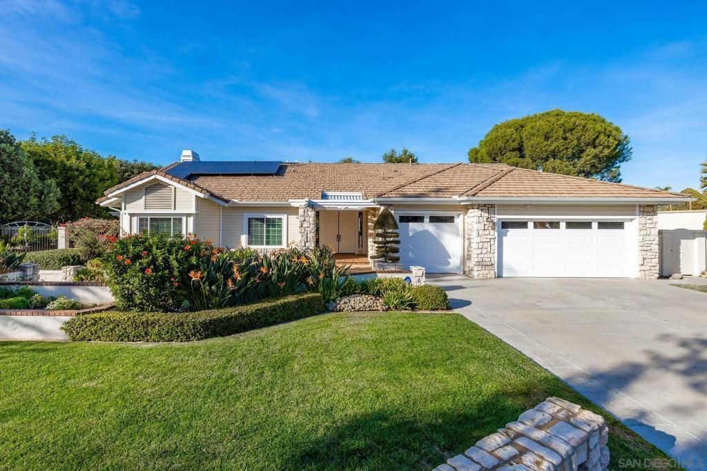 1350 Lupine Hills, Vista
