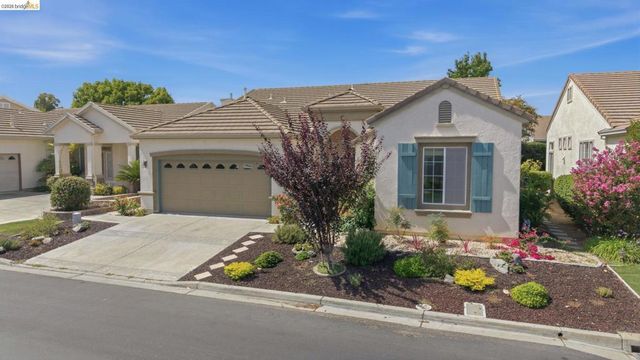 453 Tayberry, Brentwood