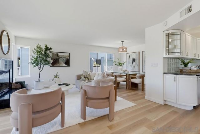 857 America Way, Del Mar