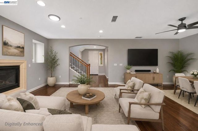 724 N Topiary Ln, Mountain House