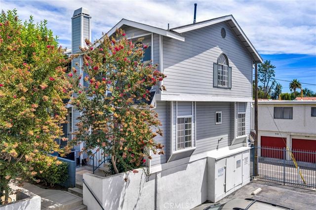 7420 Corbin Ave # 8, Reseda