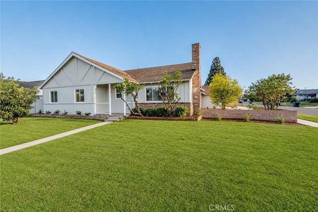 565 E Benbow Street, Covina