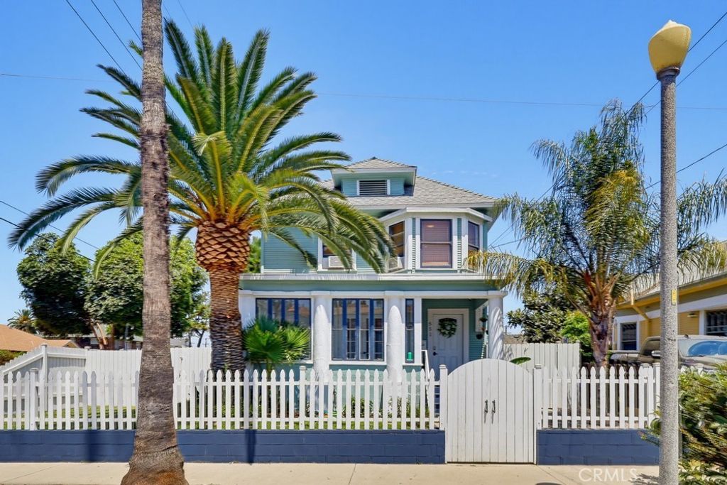 551 W 8th Street, Long Beach