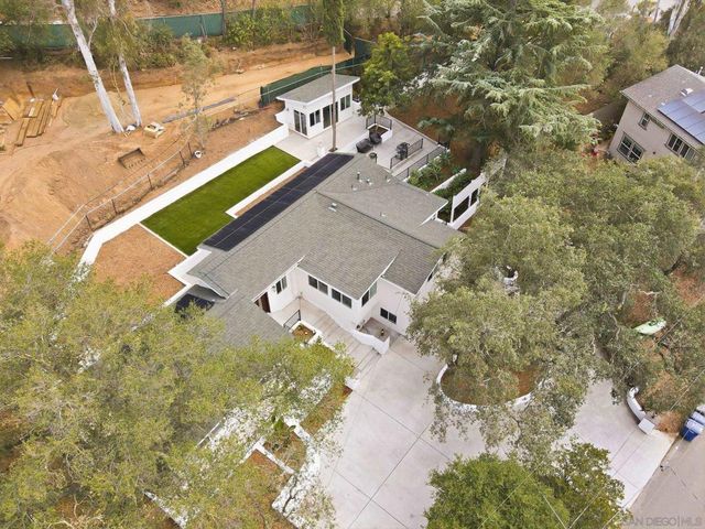 10243 Canyon, Escondido