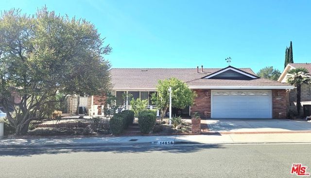 14616 Daisy Meadow Street, Santa Clarita