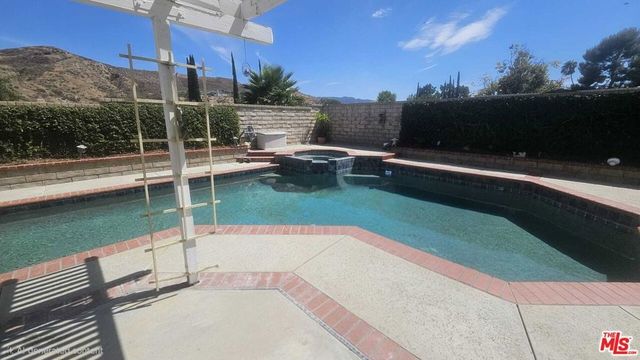 14616 Daisy Meadow Street, Santa Clarita