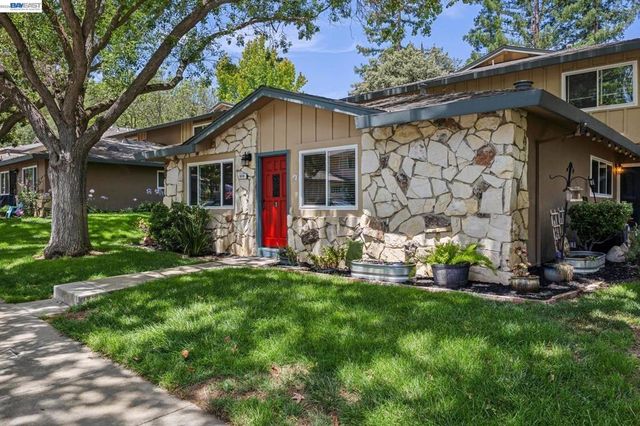 8110 Arroyo Dr, Pleasanton