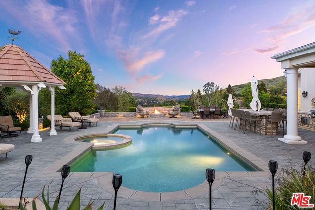 1403 Kingsboro Court, Westlake Village