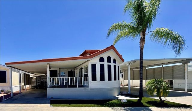 1295 S Cawston Avenue # 327, Hemet